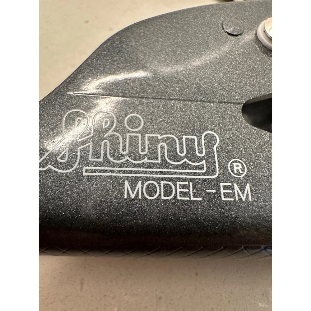 Shiny Model EM Desk Embosser‎ Paper Embosser Heavy Duty with Case